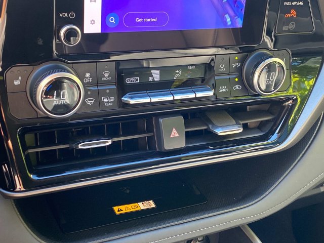 Used 2023 Toyota Highlander XLE FWD image 26