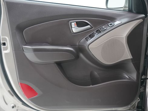 Used 2011 Hyundai Tucson GLS image 13