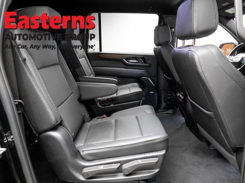 Used 2025 GMC Yukon XL Denali AWD/4WD image 25