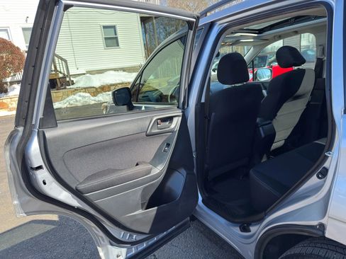 Used 2015 Subaru Forester 2.5i Premium w/ All-Weather Package image 16