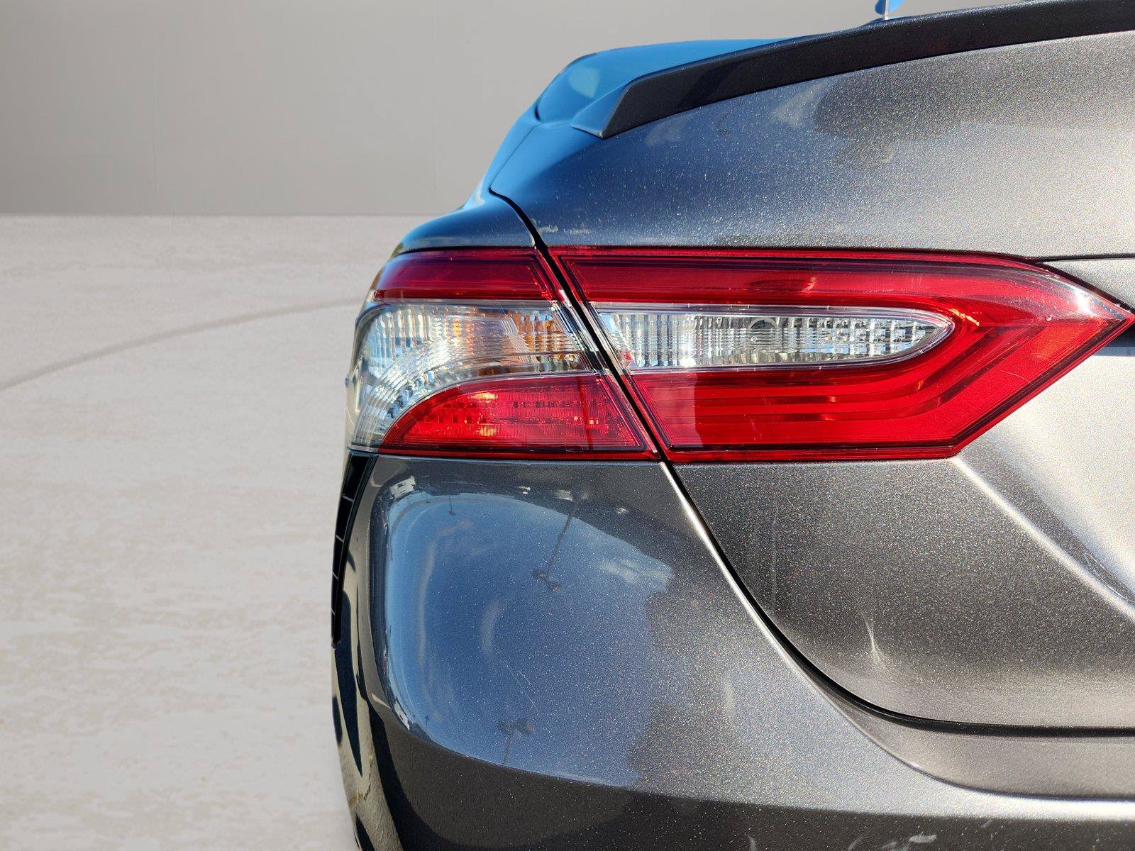 Used 2019 Toyota Camry SE FWD image 11