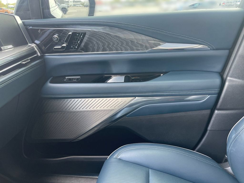 Certified 2025 Cadillac Escalade IQ Sport 2 AWD/4WD image 21