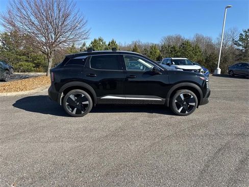 New 2026 Nissan Kicks SR image 3