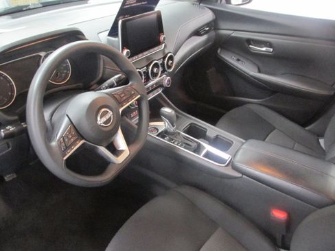 Used 2024 Nissan Sentra SV FWD image 23