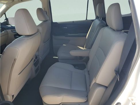 Used 2019 Honda Pilot Touring image 10