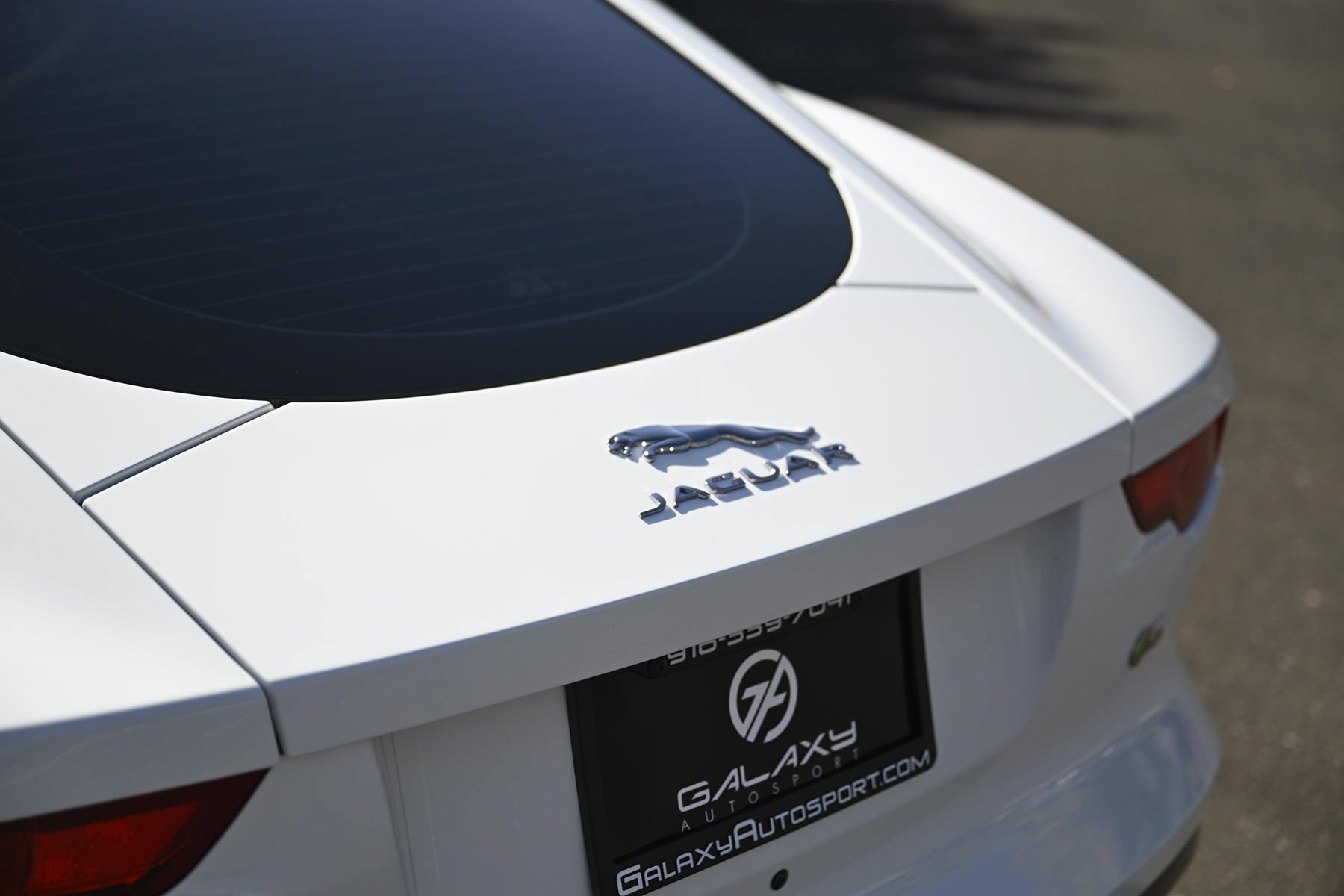 Used 2016 Jaguar F-TYPE S RWD image 10