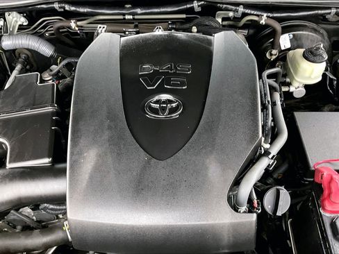 Used 2017 Toyota Tacoma TRD Sport w/ Tow Package image 33