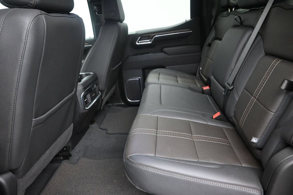 Used 2025 Chevrolet Silverado 1500 High Country RWD image 16