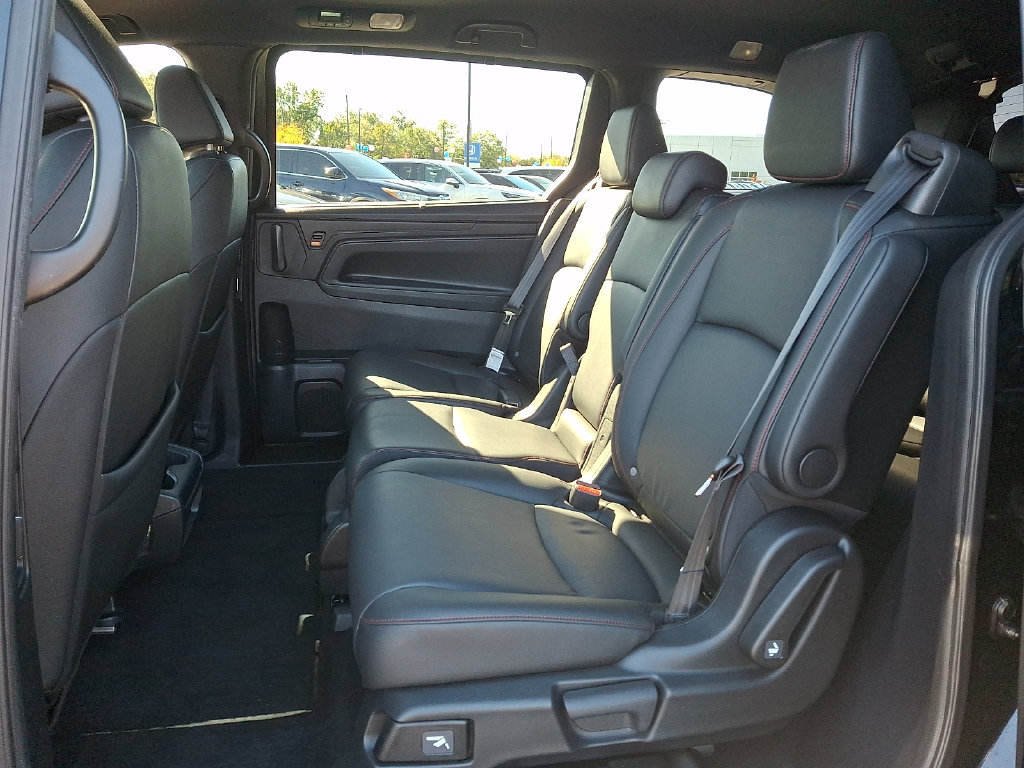 Used 2025 Honda Odyssey Sport-L image 11