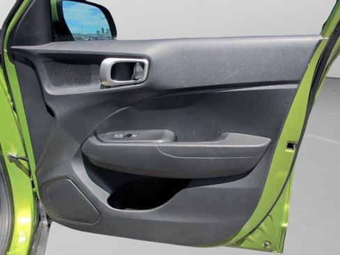 Used 2024 Hyundai Venue SEL FWD image 36