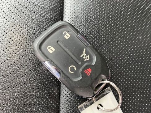 Used 2023 GMC Acadia SLT image 24