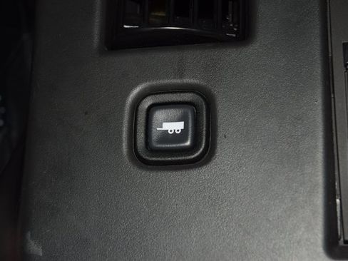 Used 2025 Chevrolet Express 3500 LS image 20