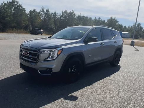 Used 2023 GMC Terrain AT4 image 4