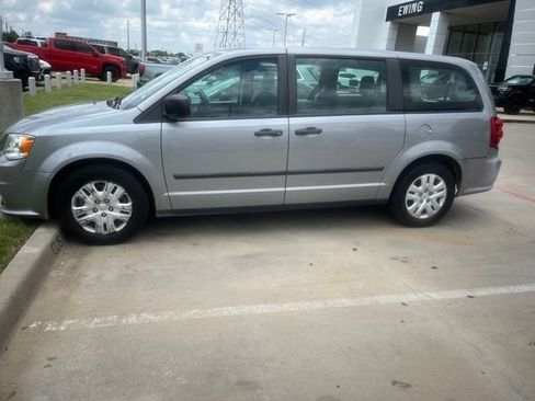 Used 2014 Dodge Grand Caravan American Value Package FWD image 3