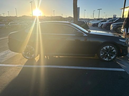 Used 2025 BMW i5 eDrive40i w/ Premium Package RWD image 5