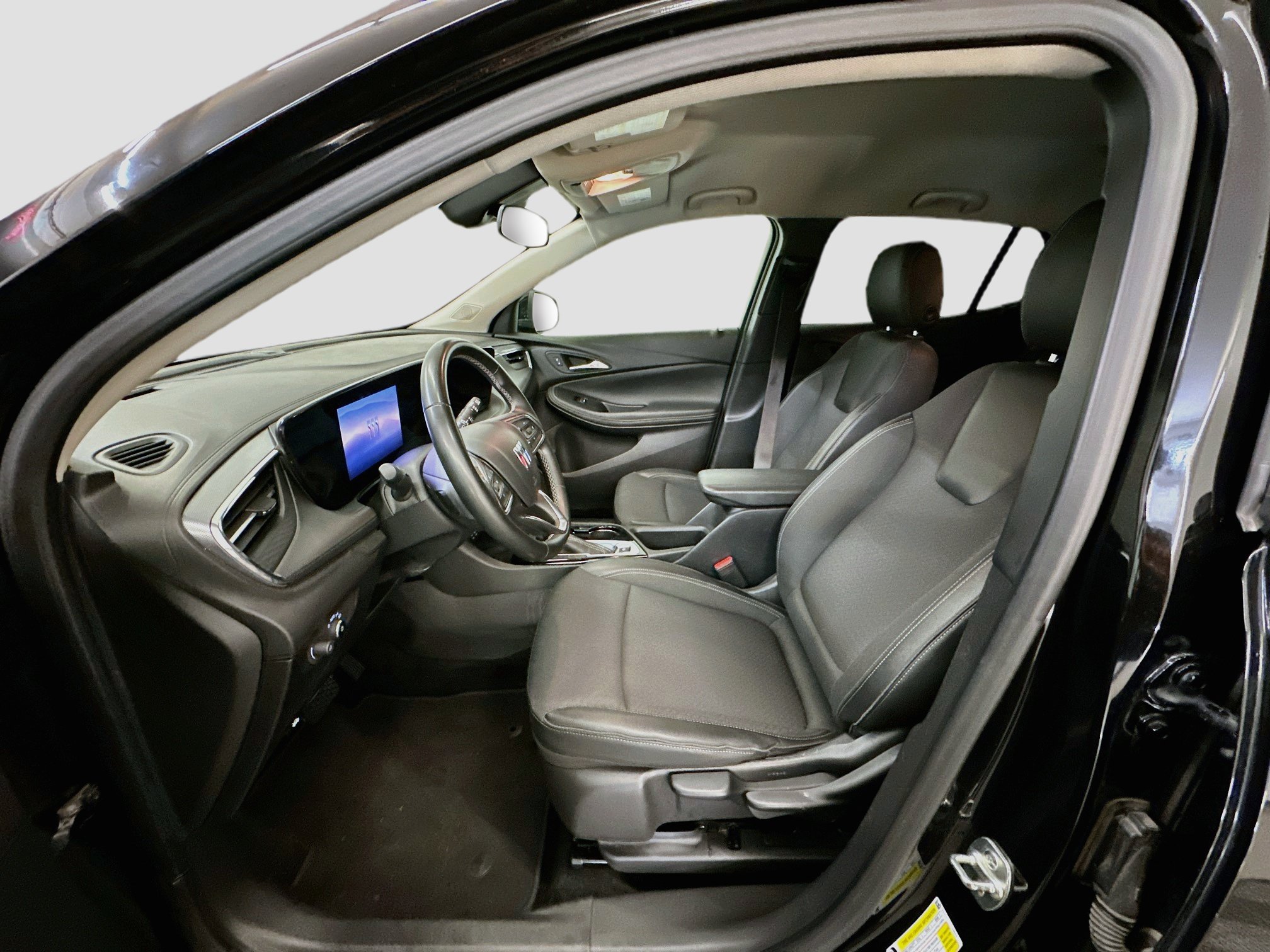 Used 2025 Buick Encore GX Preferred AWD/4WD image 13