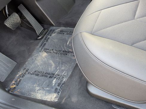 Used 2026 BMW iX xDrive45 image 17