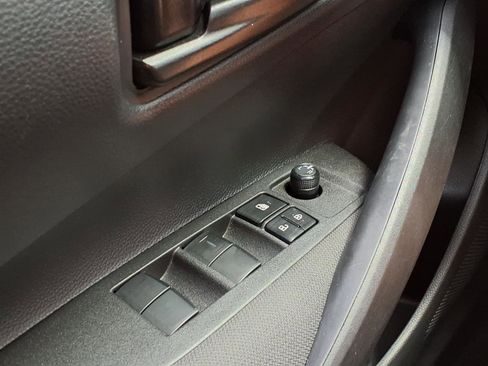 Used 2025 Toyota Corolla LE FWD image 30