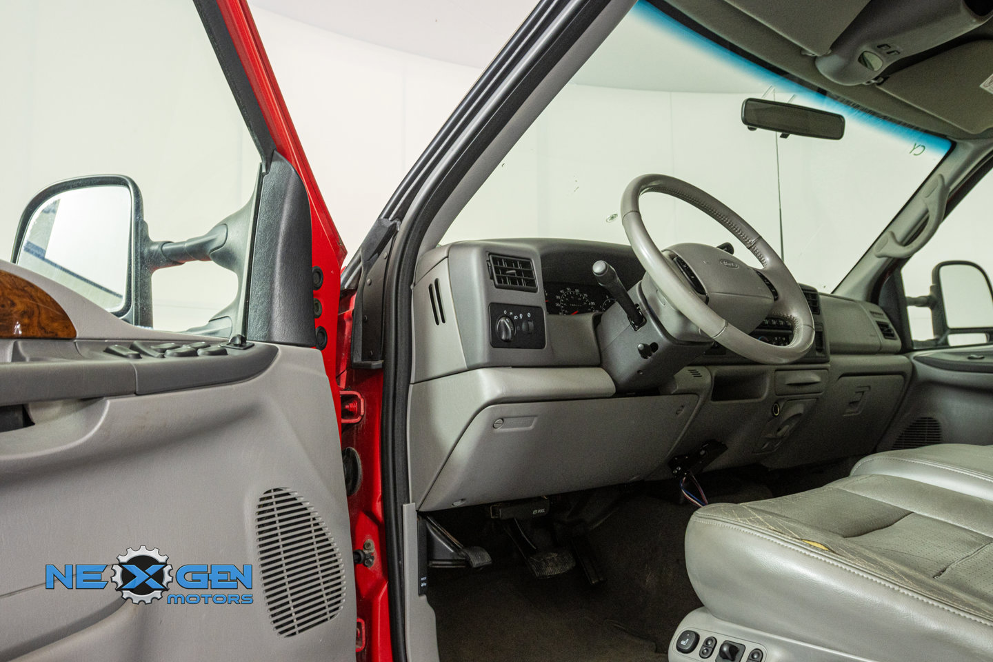 Used 2001 Ford F350 Lariat AWD/4WD image 12