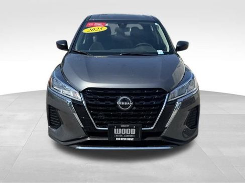 Certified 2025 Nissan Kicks Play S image 2