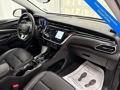 Used 2023 Chevrolet Bolt EUV Premier w/ Sun & Sound Package image 10