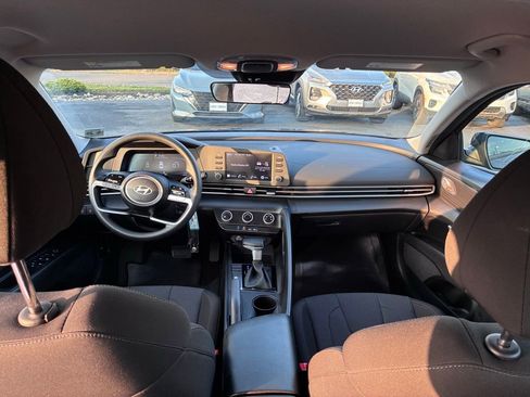 Used 2024 Hyundai Elantra SE image 15