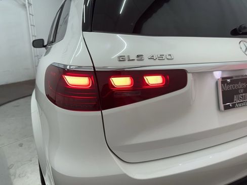 Used 2026 Mercedes-Benz GLS 450 4MATIC image 31