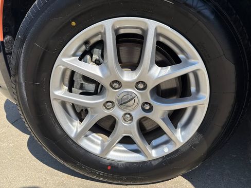 Used 2023 Chrysler Pacifica Touring-L image 35