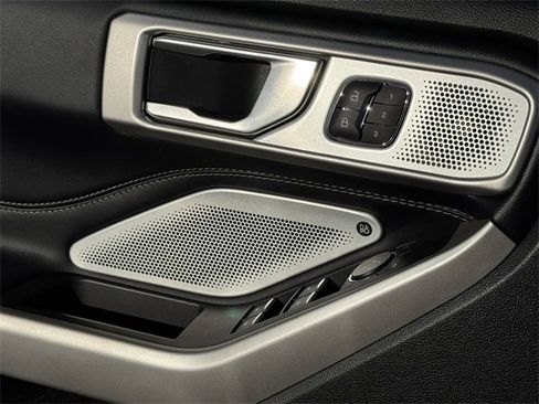 Used 2023 Ford Explorer Limited w/ Limited Technology Package image 24