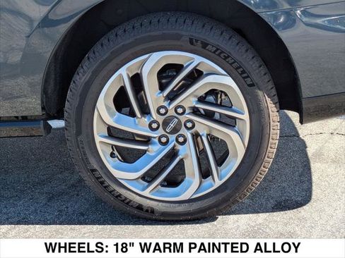 Certified 2023 Lincoln Corsair FWD image 9