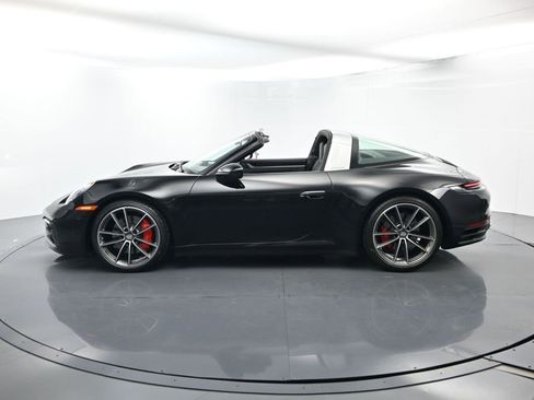 Used 2021 Porsche 911 Targa 4S image 2