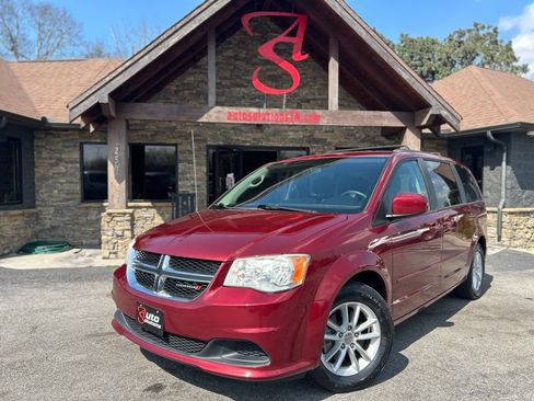 Used 2014 Dodge Grand Caravan SXT FWD image 1