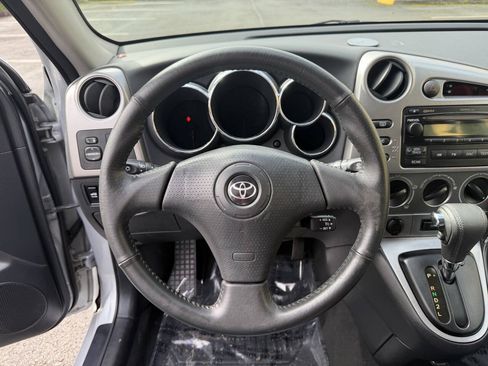 Used 2006 Toyota Matrix XR FWD image 18