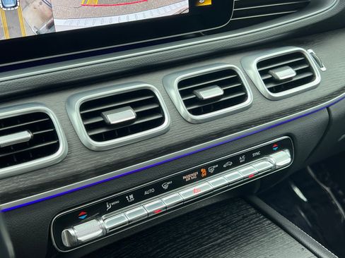 Used 2023 Mercedes-Benz GLE 350 4MATIC w/ AMG Line Exterior image 31