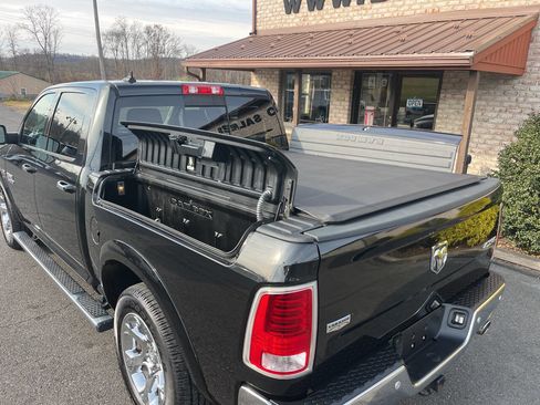 Used 2017 RAM 1500 Laramie w/ Convenience Group image 9