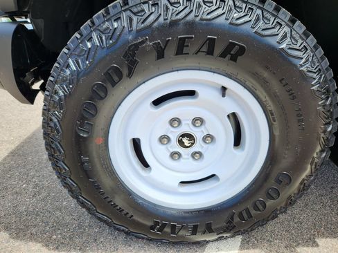 Used 2025 Ford Bronco Heritage Edition AWD/4WD image 17