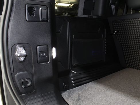 Used 2026 Land Rover Defender 110 X AWD/4WD image 80