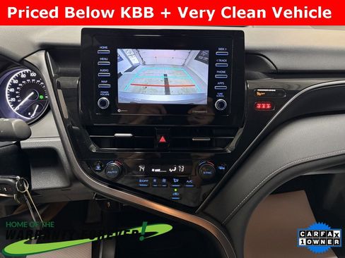 Used 2024 Toyota Camry SE image 13