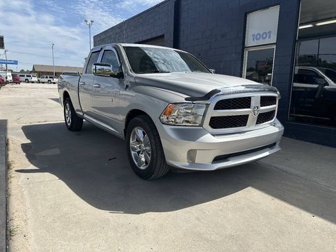 Used 2015 RAM 1500 Classic SLT RWD image 2