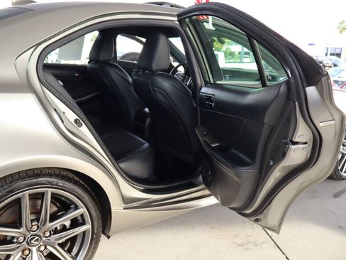 Used 2016 Lexus IS 300 AWD image 33