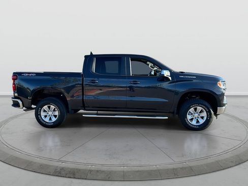 Used 2022 Chevrolet Silverado 1500 LT AWD/4WD image 9