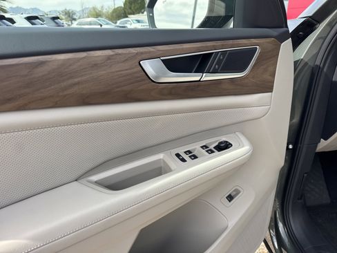New 2026 Volkswagen Atlas SE image 13