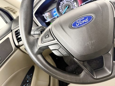 Used 2019 Ford Fusion SE FWD image 57