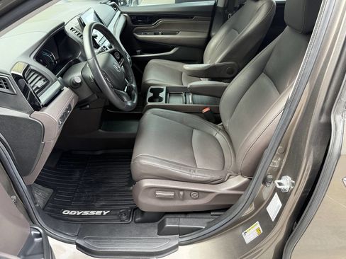 Used 2023 Honda Odyssey Touring image 14