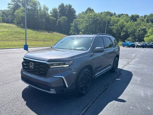 Used 2025 Honda Pilot Elite image 4