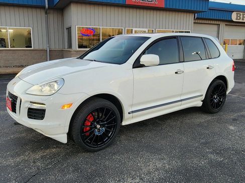 Used 2010 Porsche Cayenne GTS image 3