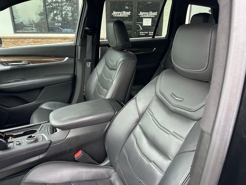 Used 2022 Cadillac XT6 Premium Luxury w/ Platinum Package image 3