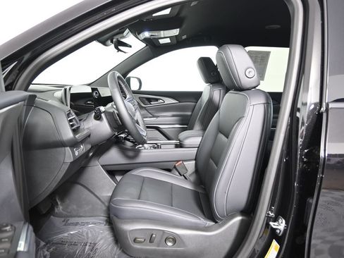 Used 2026 Chevrolet Traverse LT w/ Midnight/Sport Edition AWD/4WD image 21