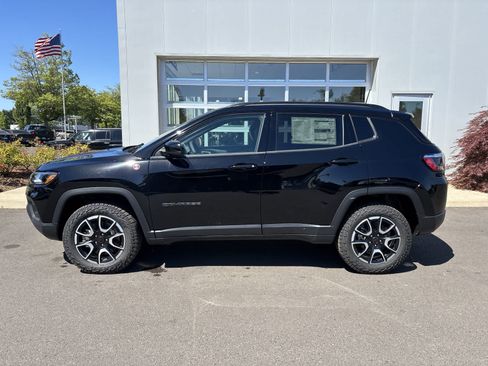 New 2026 Jeep Compass Trailhawk w/ Sun, Sound & Navigation Group AWD/4WD image 2