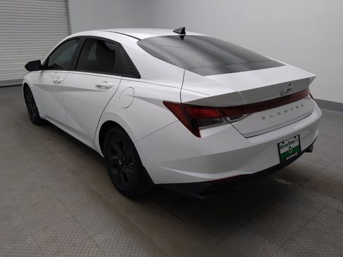 Used 2022 Hyundai Elantra SEL w/ Convenience Package FWD image 5